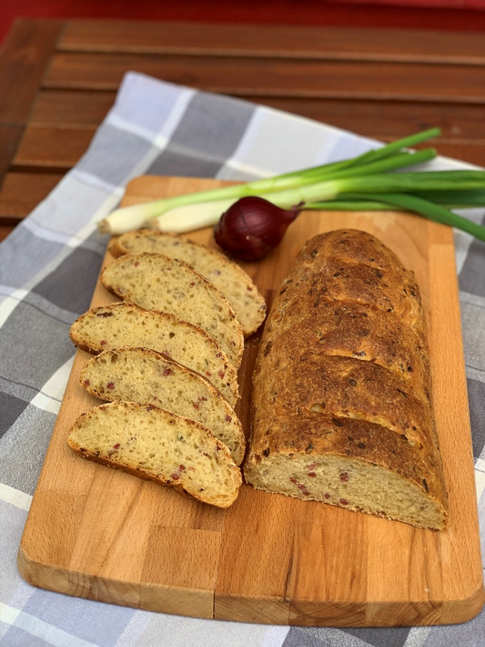 Baguette à l’oignon et au jambon : du goût et du croustillant dans chaque tranche